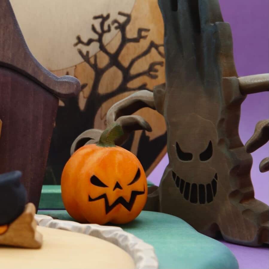 Mako Halloween Pumpkin 2