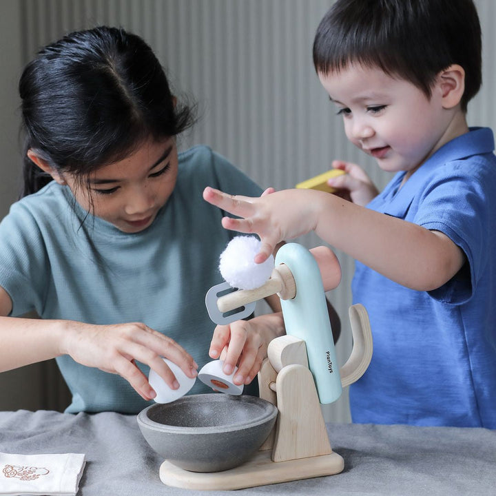 Plan Toys Stand Mixer Set