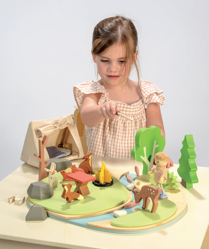 Tender Leaf Wildlife Camping Playset