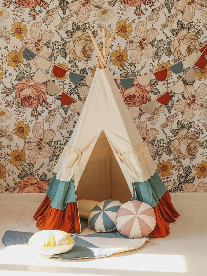 “Circus” Teepee Tent with Frills and "Caramel Candy" Mat Set