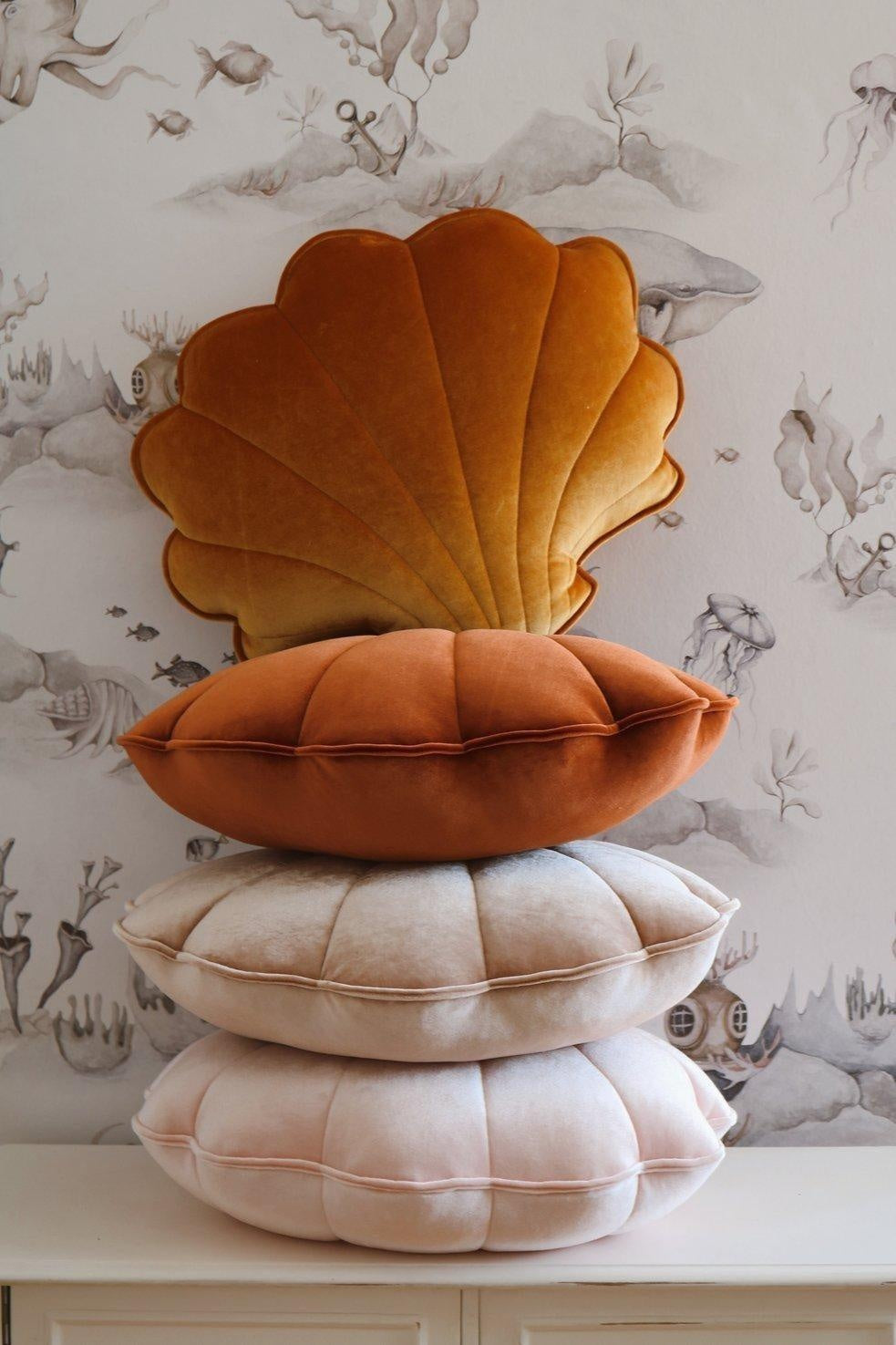 Velvet “Gold Pearl” Shell Pillow