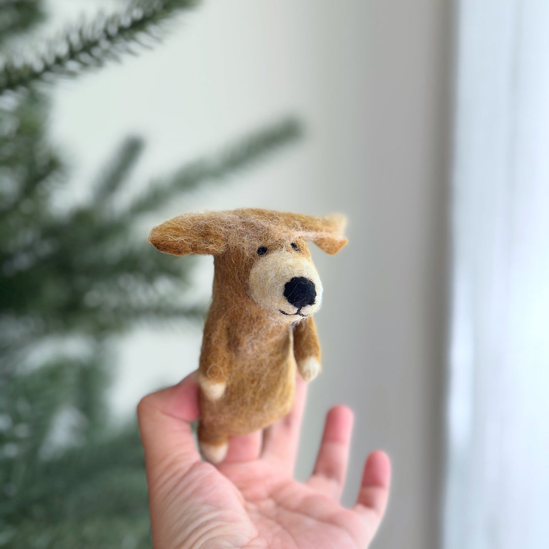 Golden Retriever Finger Puppet