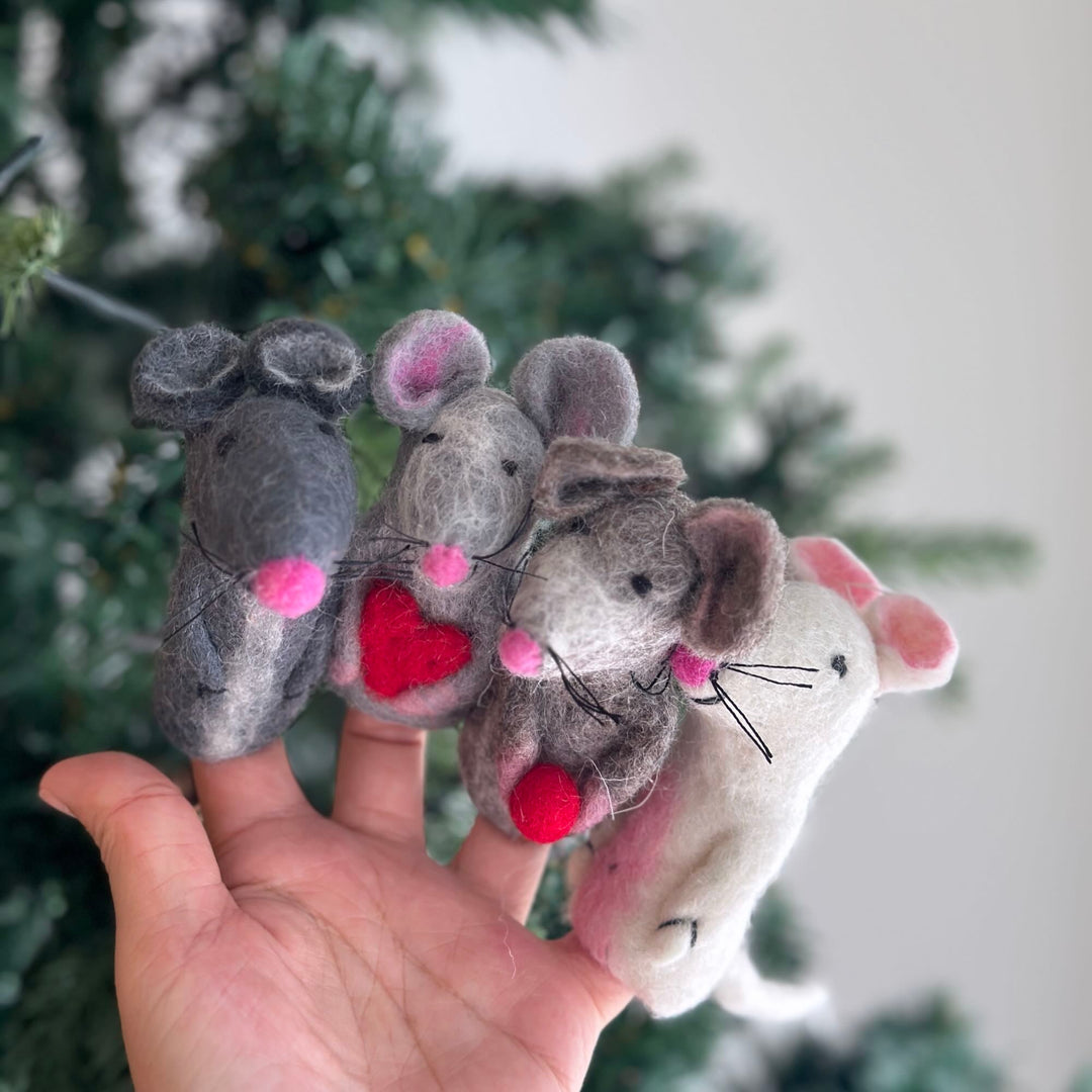 Mouse Finger Puppet