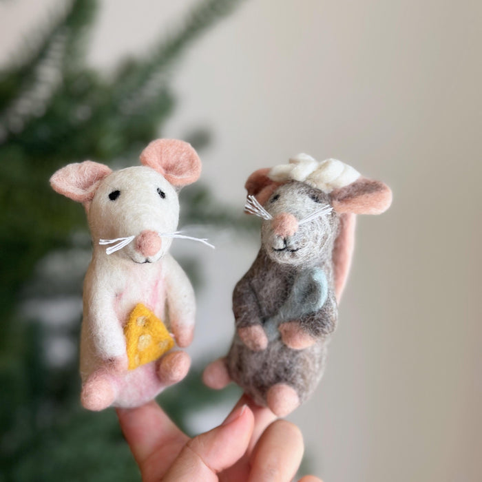 Mouse Holding Cheese Finger Puppet