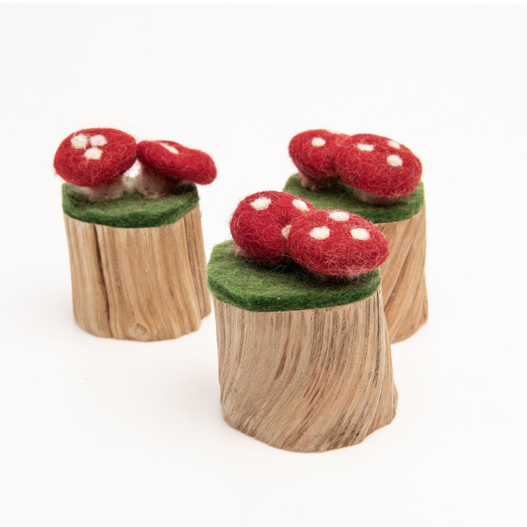 Papoose Small World Toadstool Trunk