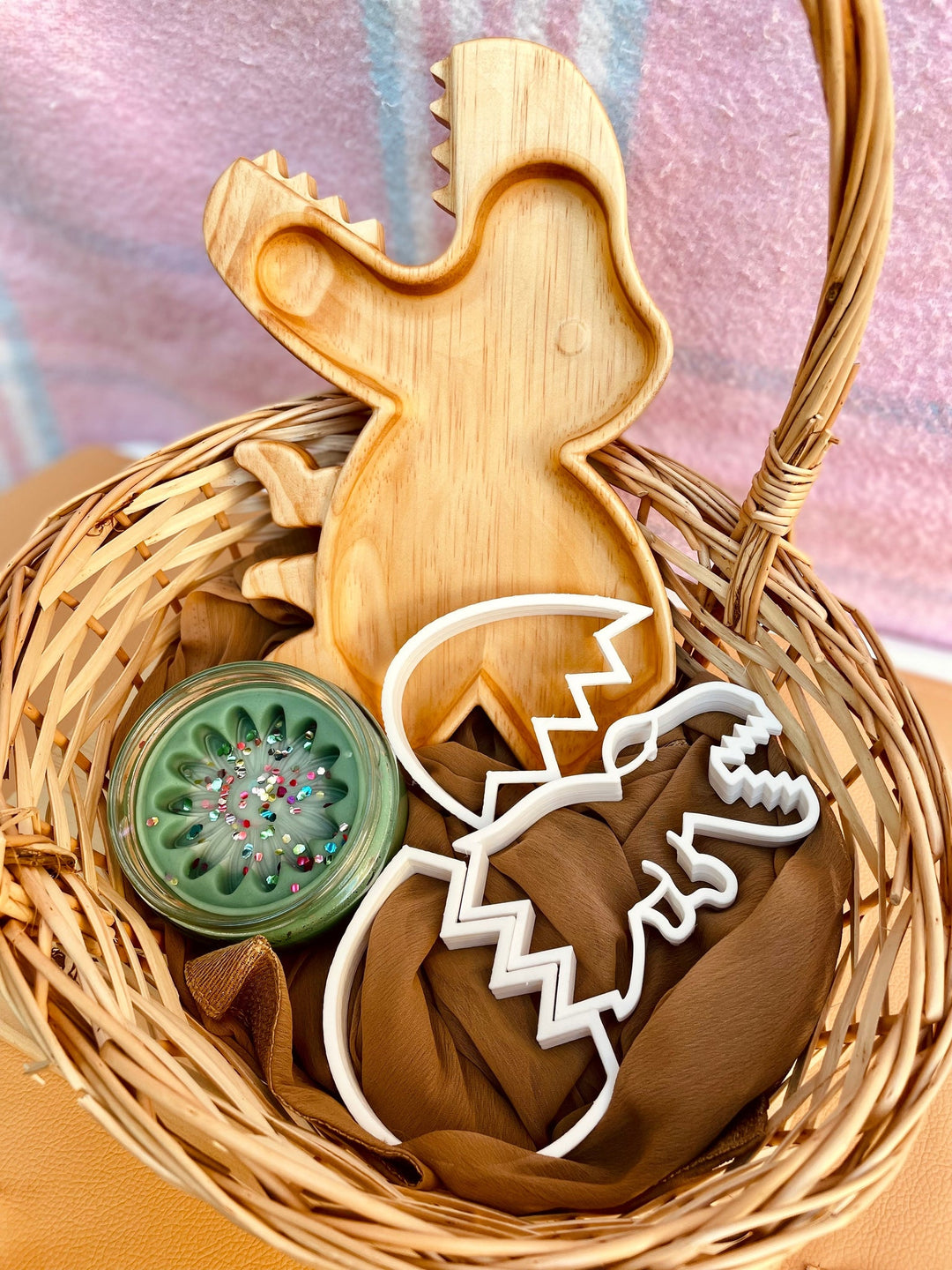 Beadie Bug Play Hatching Egg Trinket Tray with Baby T-Rex